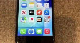 Good
													Apple iPhone SE 2nd Gen 2020 - Unlocked, Black, 64 GB, A2275, photo 2 of 3