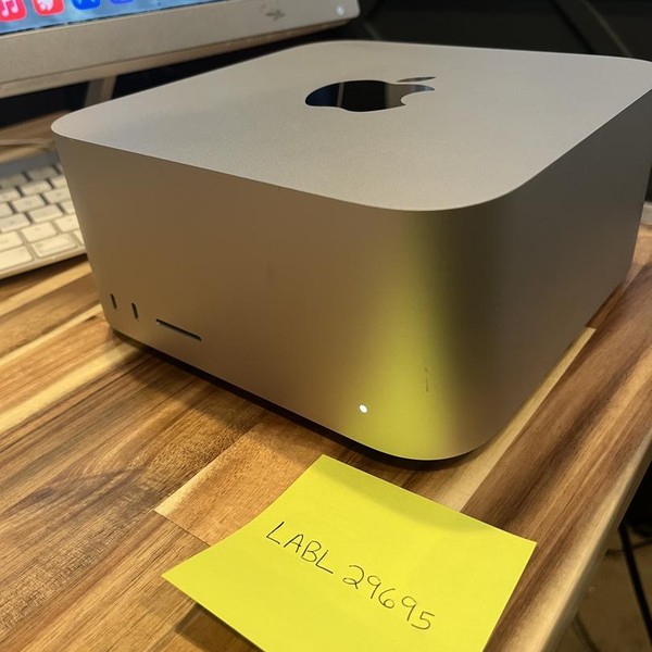Mac Studio 2023 - 2 TB, 192 GB, Apple M2 Ultra, 76 Core GPU