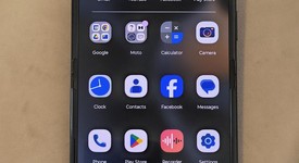 Good
													Motorola Razr (2025) - Unlocked, Blue, 256 GB, 8 GB, photo 4 of 16