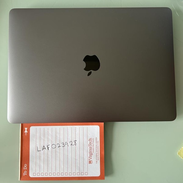 MacBook Pro 2019 - 13 inch - 256 GB, Gray, 8 GB, Intel Core i5