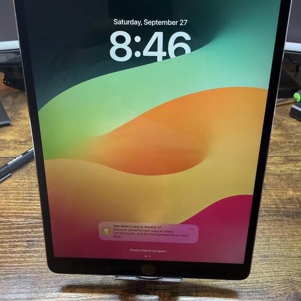 Apple iPad Pro 10.5 inch - Wi-Fi, 64 GB, Gray