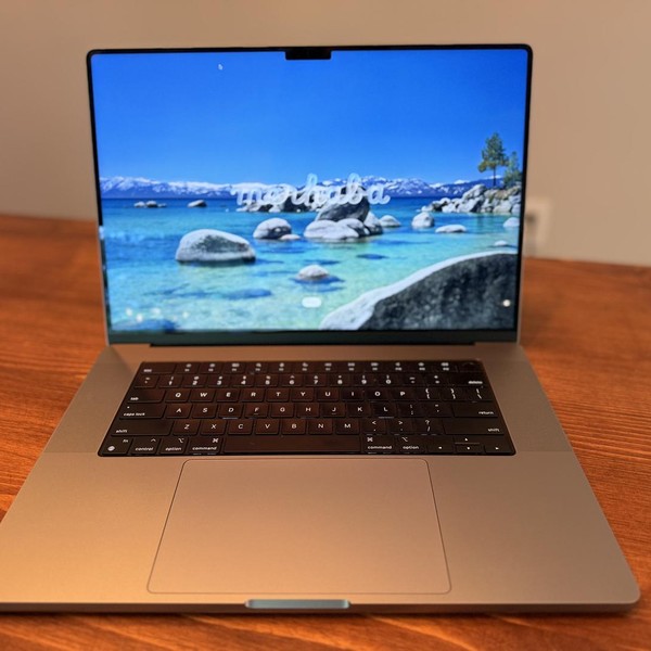 MacBook Pro 2023 - 16 inch - 4 TB, Gray, 32 GB, Apple M2 Pro 12-core