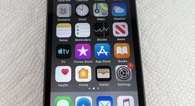 Mint
													Apple iPod Touch 6th Gen - Wi-Fi, Gray, 128 GB, photo 4 of 4