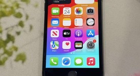 Fair
													Apple iPhone SE 2nd Gen 2020 - Unlocked, Black, 128 GB, A2275, photo 1 of 9