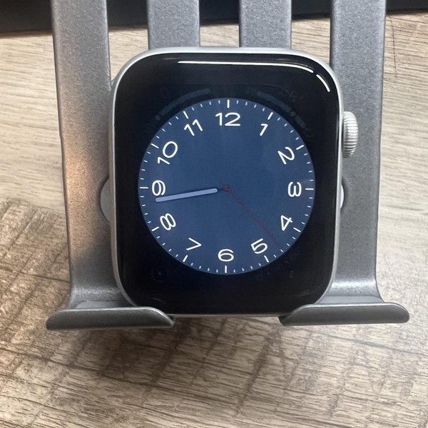 Apple Watch Series 5 44mm - Silver, A2093 - GPS, Aluminum