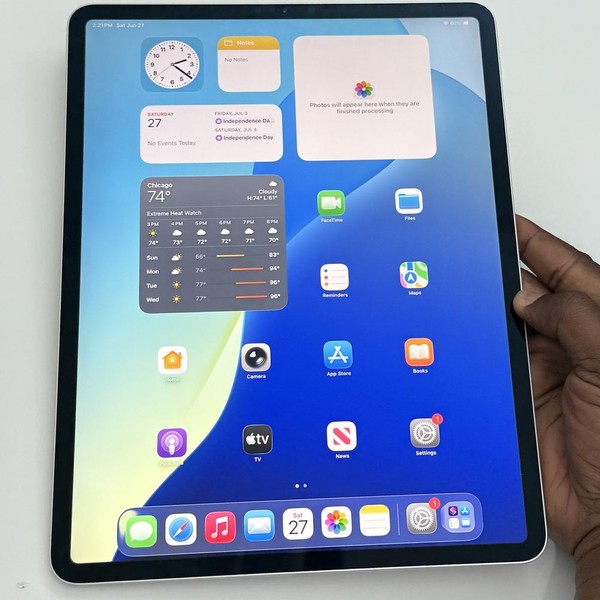 Apple iPad Pro 12.9 inch 3rd Gen 2018 - Wi-Fi, 256 GB, Silver, A1876