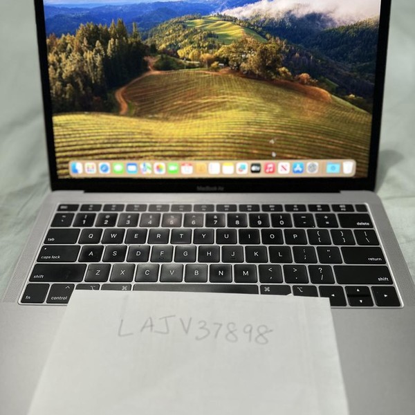 MacBook Air 2019 - 13 inch - 128 GB, Gray, 8 GB, Intel Core i5