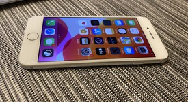Mint
													Apple iPhone 8 - Verizon, Silver, 64 GB, A1863, photo 5 of 6