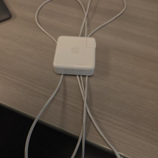 MacBook Pro 2017 (With Touch Bar) - 13 inch - 1 TB, Silver, 16 GB, Intel Core i7