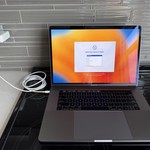 Fair MacBook Pro 2017 (With Touch Bar) - 15 inch - 1 TB, Gray, 16 GB, Intel Core i7