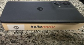 Mint
													Motorola Edge (2024) - Unlocked, Midnight Blue, 256 GB, 8 GB, photo 4 of 8