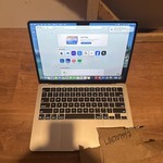 Good MacBook Air 2025 (M4) - 13 inch - 256 GB, Silver, 16 GB, Apple M4