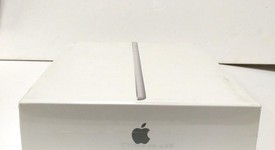 New
													Apple iPad 6th Gen - Unlocked, Gray, 32 GB, A1954, photo 2 of 5