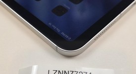 Mint
													Apple iPad 10th Gen - Unlocked, Silver, 64 GB, A2757, photo 3 of 6