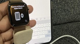 Mint
													Apple Watch Series 11 42mm - Unlocked, Gold, A3335 - Cellular, Titanium, photo 4 of 10