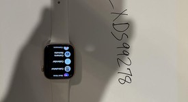 Good
													Apple Watch SE 1st Gen 44mm - Gold, A2352 - GPS, Aluminum, photo 5 of 6