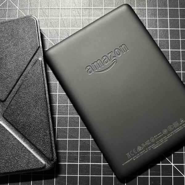 Amazon Kindle Paperwhite 10th Gen - Amazon, 32 GB