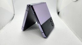 Good
													Samsung Galaxy Z Flip4 5G - Unlocked, Purple, 256 GB, 8 GB, SM-F721U1, photo 3 of 6