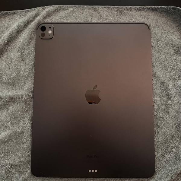 Apple iPad Pro 13 inch (M4) 2024 - Wi-Fi, 256 GB, Black, 8 GB, A2925, Standard Glass