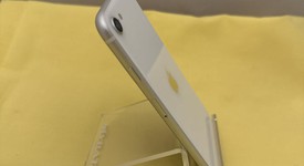 Good
													Apple iPhone SE 2nd Gen 2020 - Unlocked, White, 64 GB, A2275, photo 3 of 6