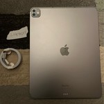 Good Apple iPad Pro 12.9 inch 6th Gen 2022 - Unlocked, Gray, 128 GB