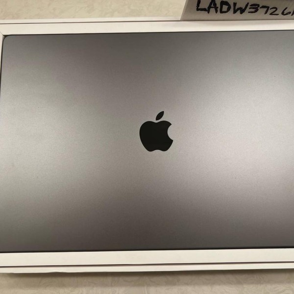 MacBook Pro 2021 - 16 inch - 512 GB, Gray, 16 GB, Apple M1 Pro 10-core