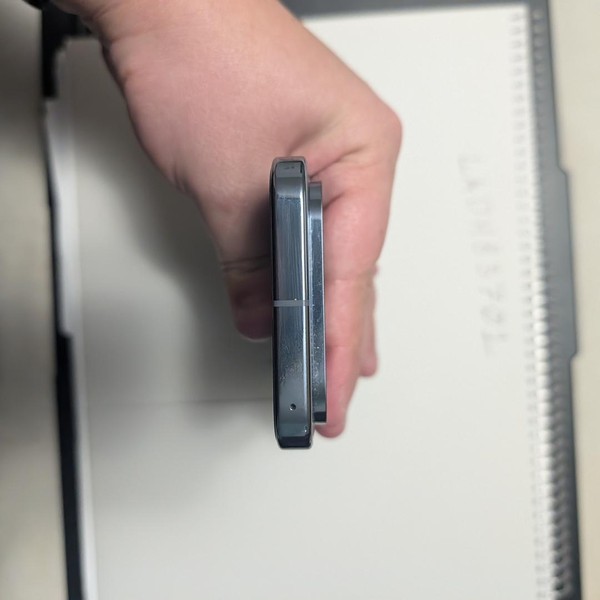 Google Pixel 10 Pro - T-Mobile, 128 GB, Moonstone, G4QUR