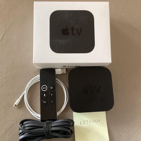 Apple TV 4k 1st Gen (2017) - 32 GB