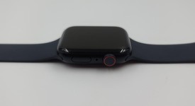 Mint
													Apple Watch SE 2nd Gen 44mm - Unlocked, Midnight, A2727 - Cellular, Aluminum, photo 4 of 6
