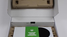 Mint
													Xbox Series S (2020) - White, 512 GB, photo 5 of 8