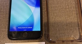 Good
													Apple iPhone SE 2nd Gen 2020 - Unlocked, Black, 64 GB, A2275, photo 3 of 3