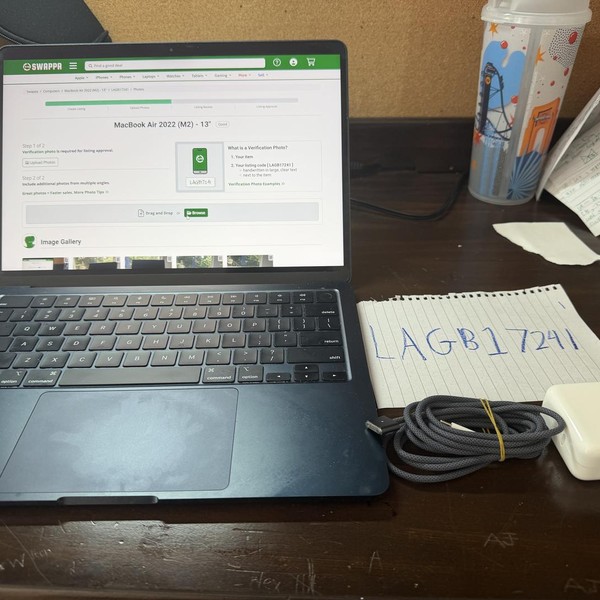 MacBook Air 2022 (M2) - 13 inch - 256 GB, Midnight, 8 GB, Apple M2