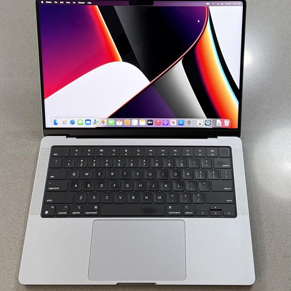 MacBook Pro 2021 - 14 inch - 512 GB, Gray, 16 GB, Apple M1 Pro 8-core