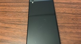 Good
													Samsung Galaxy Z Flip3 5G - Unlocked, Black, 256 GB, 8 GB, SM-F711U1, photo 3 of 3