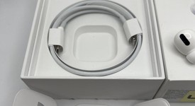 Used
													Apple AirPods Pro - MagSafe Case, photo 4 of 4