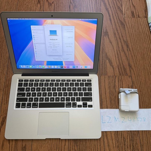 MacBook Air 2017 - 13 inch - I5, Silver, 128 GB, 8 GB