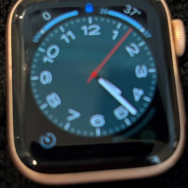 Apple Watch Series 5 40mm - Gold, A2092 - GPS, Aluminum