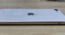 Good
													Apple iPhone SE 3rd Gen 2022 - Unlocked Non-US, Starlight, 128 GB, A2782, photo 3 of 7