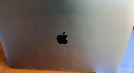 Mint
													MacBook Pro 2018 (With Touch Bar) - 15" - I7, Silver, 2 TB, 16 GB, photo 5 of 8