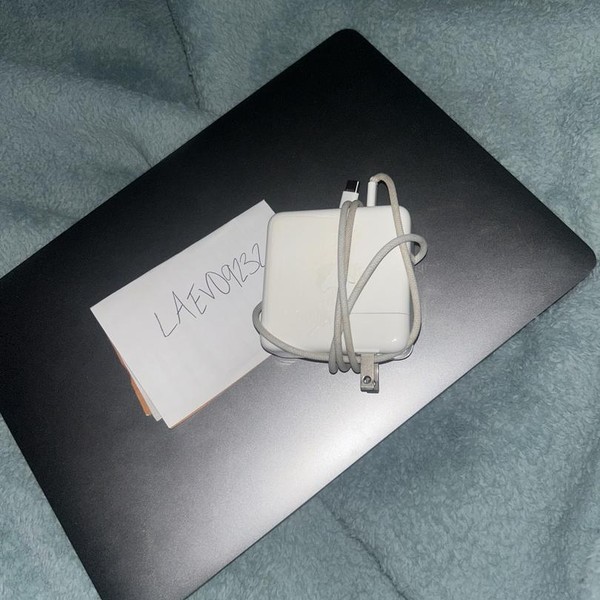 MacBook Pro 2020 - 13 inch - 256 GB, Silver, 8 GB, Apple M1