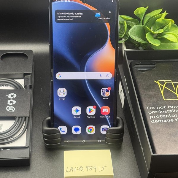 Motorola Razr (2025) - Unlocked, 256 GB, Blue, 8 GB
