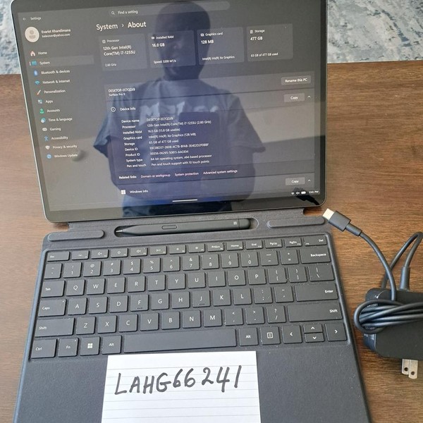 Microsoft Surface Pro 9 - Wi-Fi, 512 GB, Graphite, 16 GB, Intel Core i7, Wi-Fi