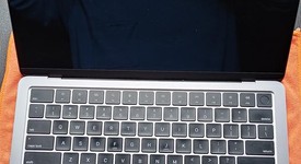 Good
													MacBook Air 2022 - 13" - Apple M2, Silver, 512 GB, 8 GB, photo 1 of 17