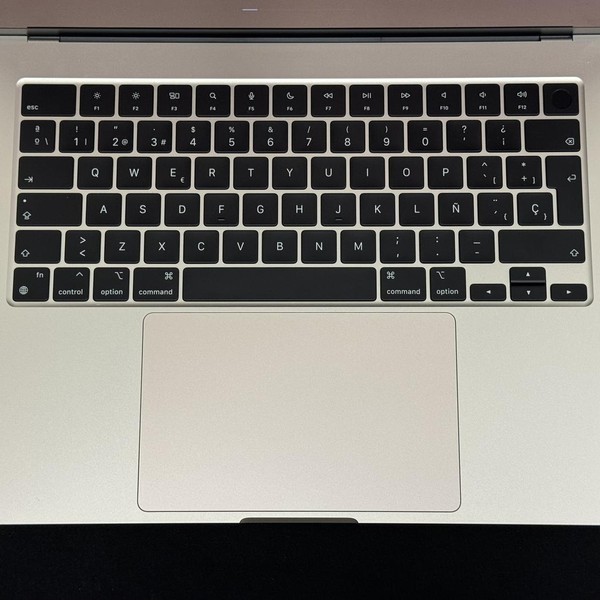MacBook Air 2023 (M2) - 15 inch - 256 GB, Starlight, 8 GB, Apple M2
