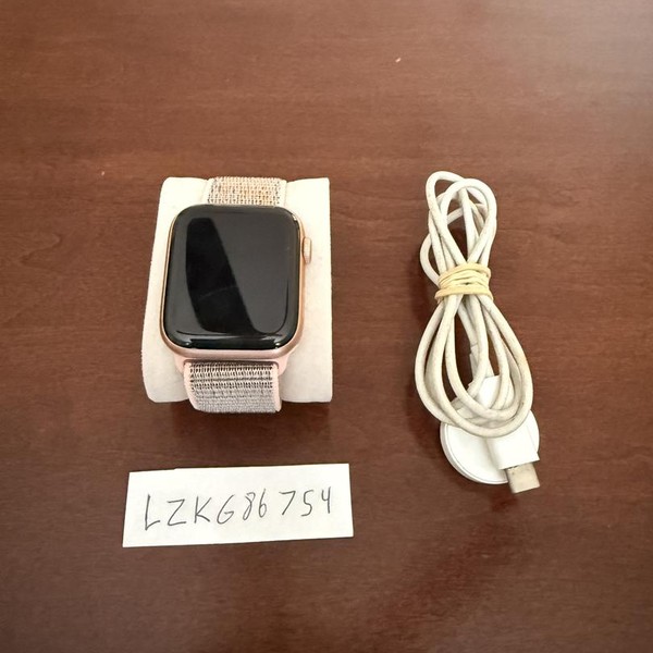 Apple Watch Series 6 44mm - Unlocked, Gold, A2294 - Cellular, Aluminum