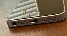 Good
													Apple iPhone SE 1st Gen 2016 - Unlocked, Grey, 128 GB, A1662, photo 3 of 6