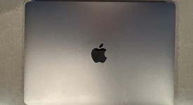 Good
													MacBook Air 2020 - 13" - I5, Silver, 256 GB, 8 GB, photo 1 of 9