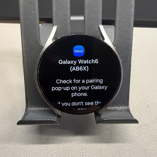 Samsung Galaxy Watch6 - Unlocked, Gold, 40mm