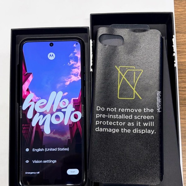 Motorola Razr (2025) - Unlocked, 256 GB, Blue, 8 GB