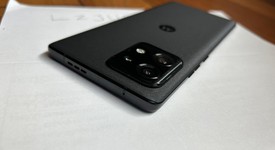Mint
													Motorola Edge Plus (2023) - Unlocked, Black, 512 GB, 8 GB, photo 3 of 12